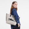 1B101144-64F3-3DC3-F115-7ABA975D4DD7 Essential L Tote bag
