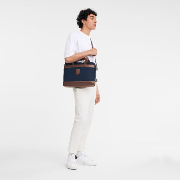 F0BFC12D-8B18-F0FB-2BCE-1A3655308D8C-1 Boxford S Briefcase