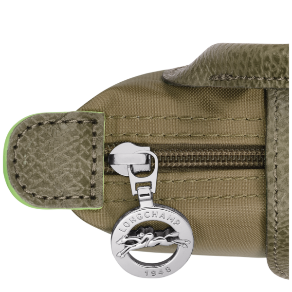 F9FE4433-6141-C0F0-B265-9612AFC38CC4 Le Pliage Green Pouch with handle